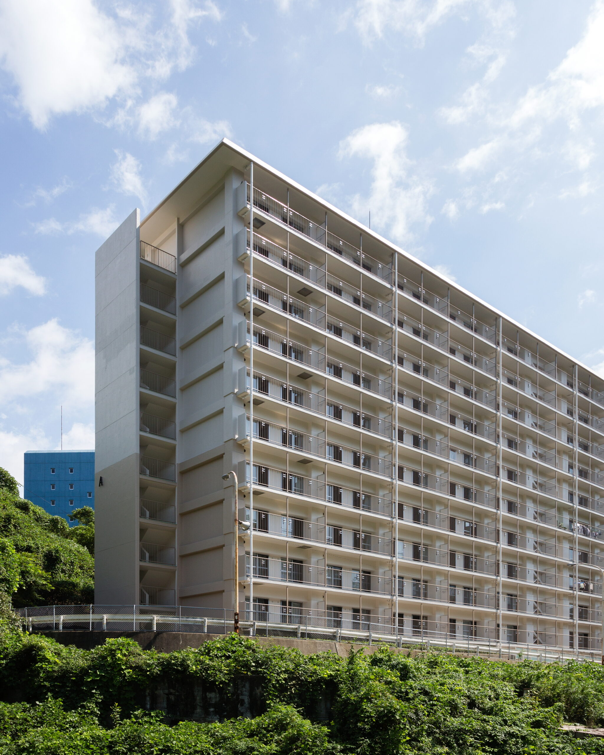県営長田天神高層住宅1号棟第3期長期使用対策建築工事 - 寄神建設